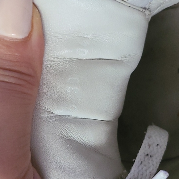 GUCCI Sneakers - Picture 6 of 7